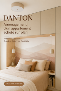 Intérieur d'appartement aménagé dans un style scandinave, alliant simplicité et chaleur.