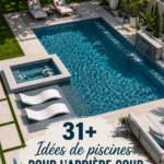 Une magnifique piscine de jardin entourée de verdure et de transats.