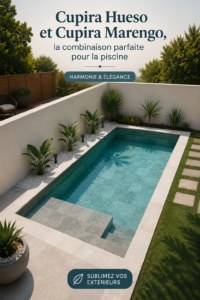 Une piscine élégante avec des carreaux Cupira Hueso et Marengo qui reflètent les rayons du soleil.