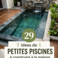Une petite piscine dans un jardin bien aménagé