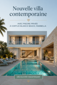 Vue extérieure d'une villa moderne avec piscine à Marbella