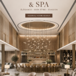 Une pièce de salon décorée avec des éléments de luxe et un design chaleureux.