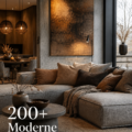Un salon moderne avec un canapé gris et des éléments de décoration élégants.