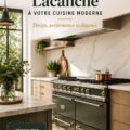 Cuisine moderne avec un piano Lacanche en acier inoxydable